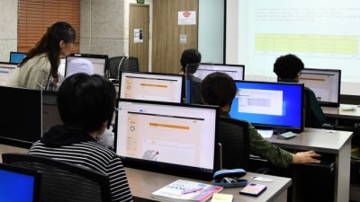 어르신, 여기 모이세요…서울 자치구, 노인 위한 학습·행사 '풍성'